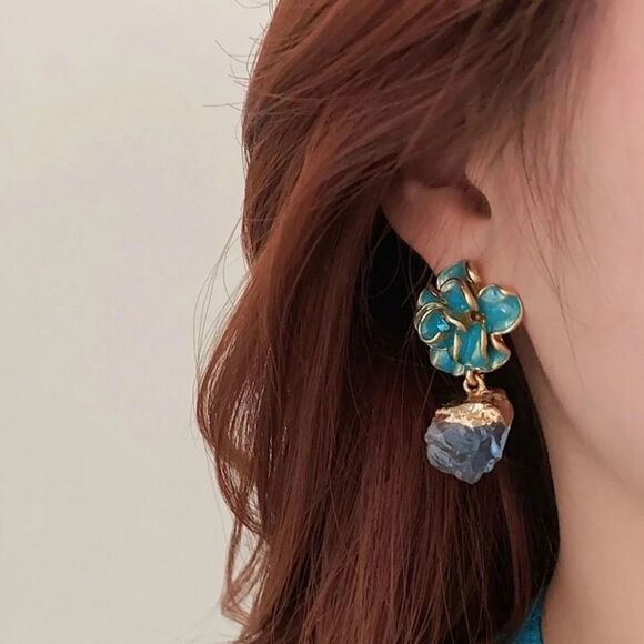 Anthropologie Jewelry - Crystal drop earrings N911